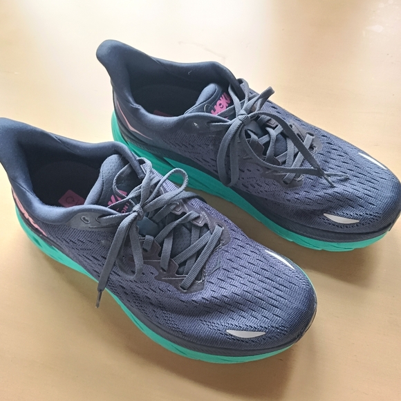 Hoka Purple Sneakers with Breathable Mesh Design - Picture 2 of 7